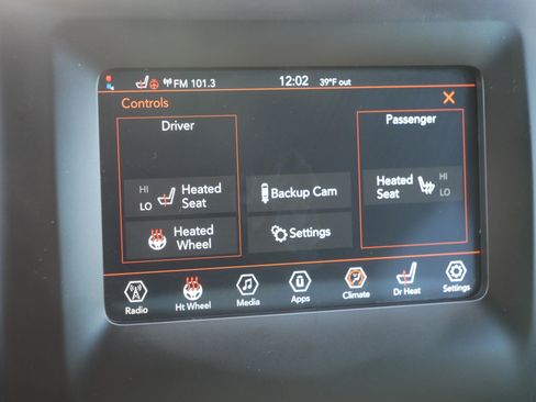 Used 2020 Jeep Cherokee Latitude w/ Cold Weather Group image 28