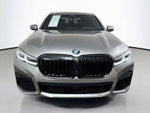 Used 2022 BMW 740i w/ M Sport Package RWD image 2