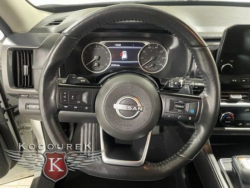 Used 2023 Nissan Pathfinder SL w/ Lighting Package (N92) image 14