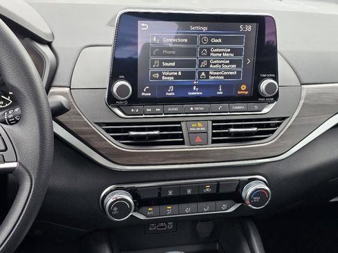 New 2025 Nissan Altima 2.5 SV image 16