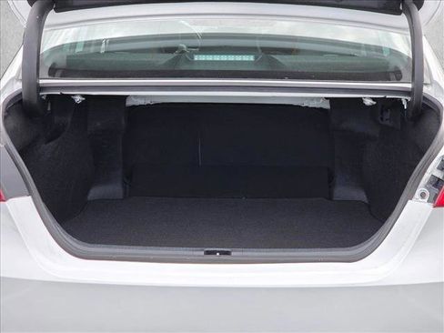 Used 2023 Toyota Camry SE image 6