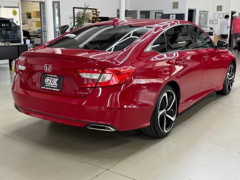 Used 2018 Honda Accord Sport image 2