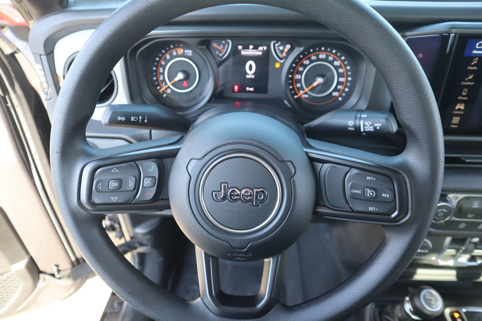 New 2026 Jeep Gladiator Sport AWD/4WD image 3