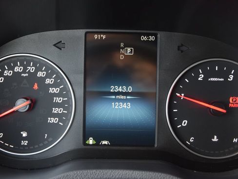 Used 2024 Mercedes-Benz Sprinter 2500 image 23