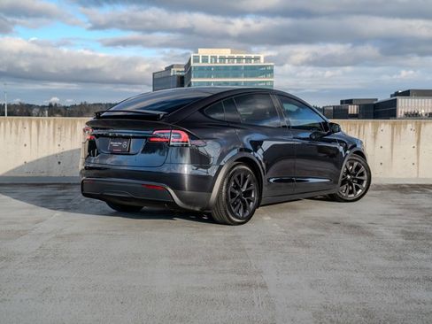 Used 2024 Tesla Model X image 5