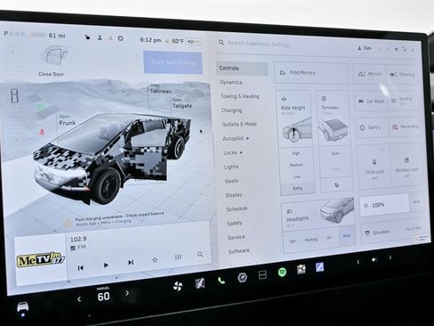 Used 2024 Tesla Cybertruck AWD Crew Cab image 27