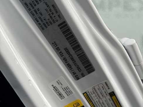 Used 2021 Jeep Gladiator Overland w/ Uconnect 4C Nav & Sound Group image 36