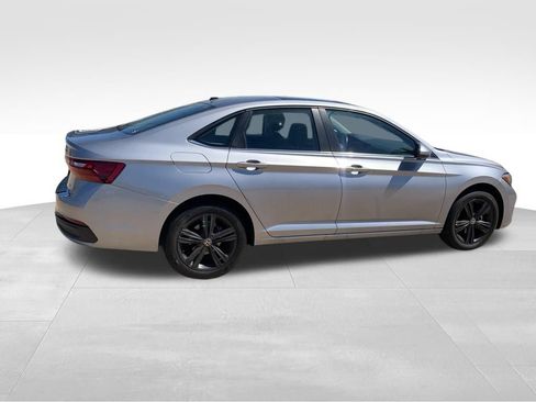 Used 2023 Volkswagen Jetta SE FWD image 10