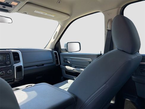 Used 2020 RAM 1500 Classic SLT image 21