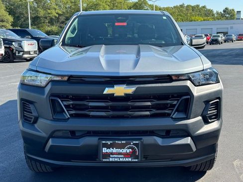 Used 2025 Chevrolet Colorado W/T RWD image 12
