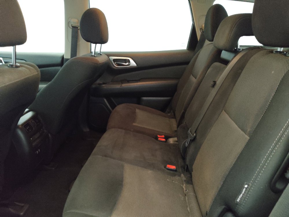 Used 2020 Nissan Pathfinder S AWD/4WD image 18