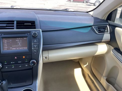 Used 2017 Toyota Camry LE FWD image 16