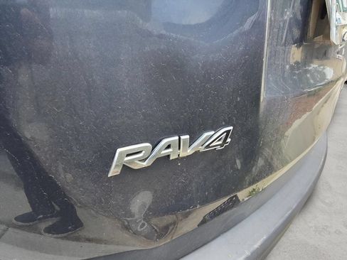 Used 2013 Toyota RAV4 XLE AWD/4WD image 17