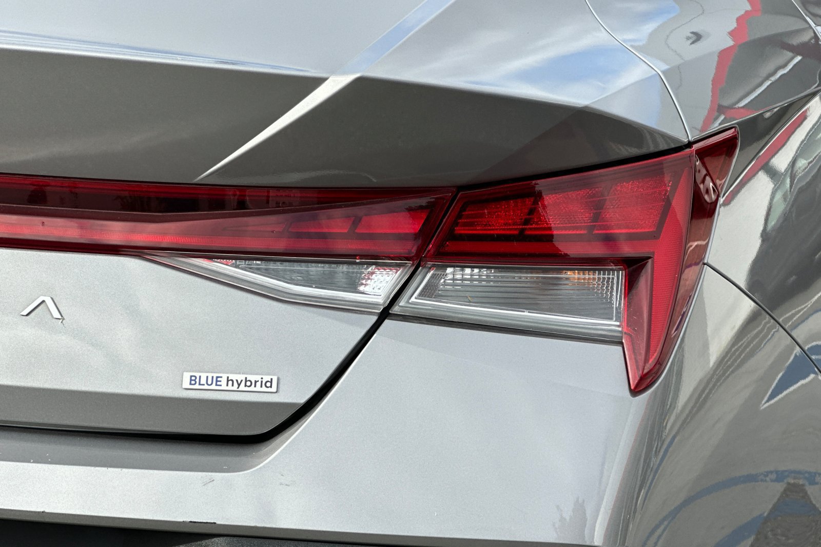 Used 2025 Hyundai Elantra Hybrid FWD image 26