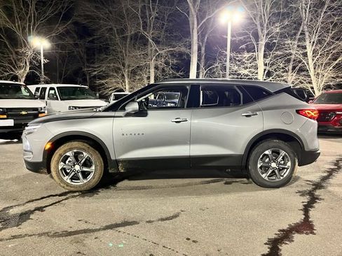 Used 2025 Chevrolet Blazer LT image 9
