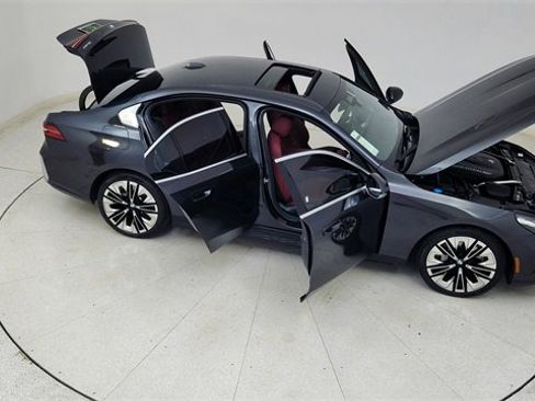 Used 2026 BMW 540i xDrive image 86