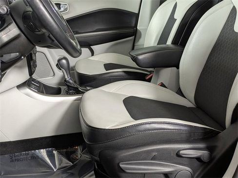 Used 2018 Jeep Compass Latitude w/ Popular Equipment Group image 12