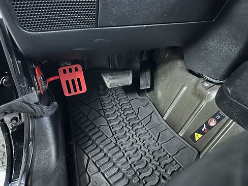 Used 2016 Jeep Wrangler Unlimited Rubicon AWD/4WD image 33