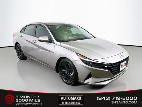 Used 2023 Hyundai Elantra SEL image 1