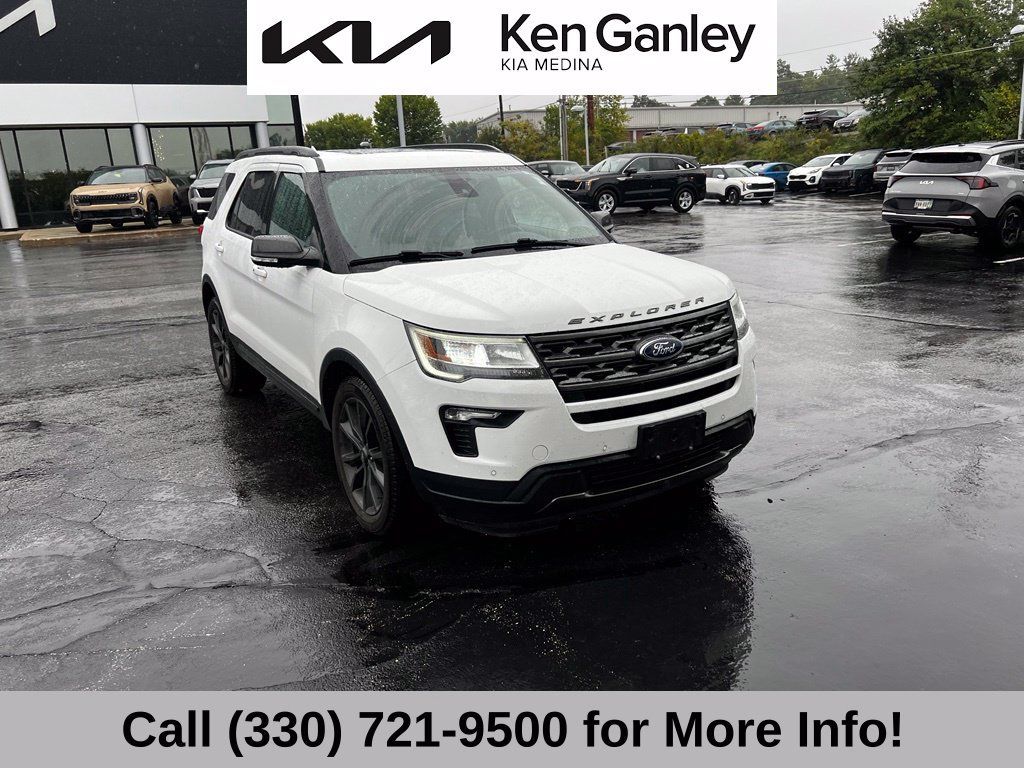 Used 2018 Ford Explorer XLT w/ Equipment Group 202A AWD/4WD image 3