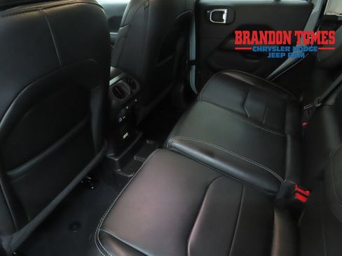 Used 2023 Jeep Wrangler Unlimited Sahara w/ Cold Weather Group AWD/4WD image 21
