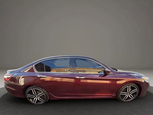 Used 2017 Honda Accord Sport image 4