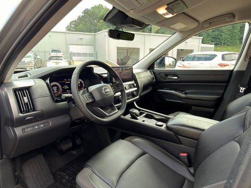 Certified 2026 Nissan Pathfinder SL AWD/4WD image 11