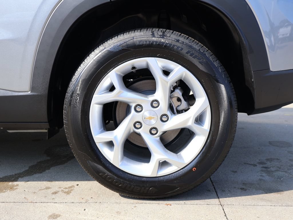 New 2026 Chevrolet Trax LS w/ LS Convenience Package FWD image 34