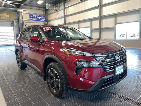 Used 2024 Nissan Rogue SV w/ SV Premium Package image 1