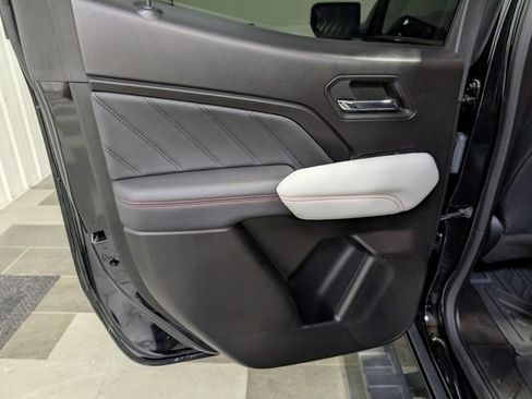 Used 2024 GMC Canyon AT4X AWD/4WD image 10