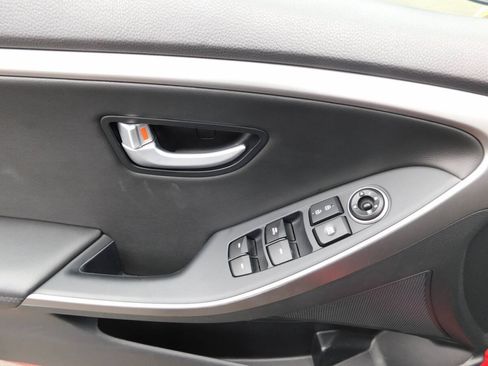 Used 2016 Hyundai Elantra GT w/ Option Group 03 FWD image 19
