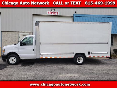 Used 2022 Ford E-350 and Econoline 350 Super Duty image 1