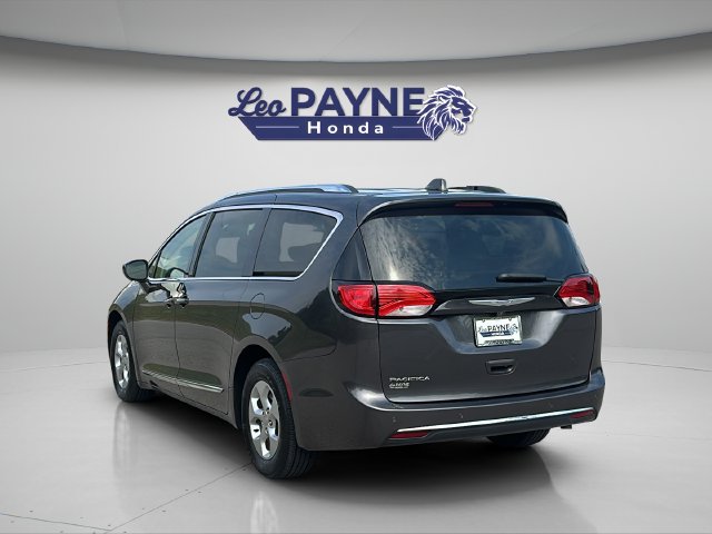 Used 2017 Chrysler Pacifica Touring-L Plus FWD image 11