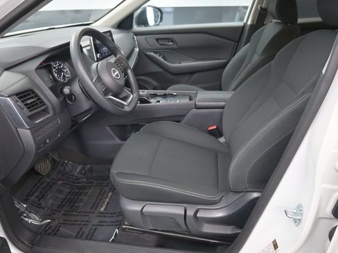 Used 2024 Nissan Rogue S FWD image 25