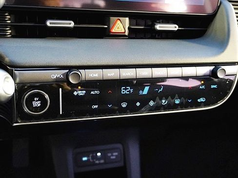 Used 2025 Hyundai Ioniq 5 SEL image 29