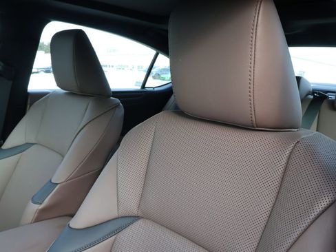 Used 2022 Lexus ES 350 w/ Premium Package image 9