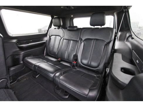 Used 2024 Jeep Wagoneer L Series III w/ Flexible Seating Group AWD/4WD image 13