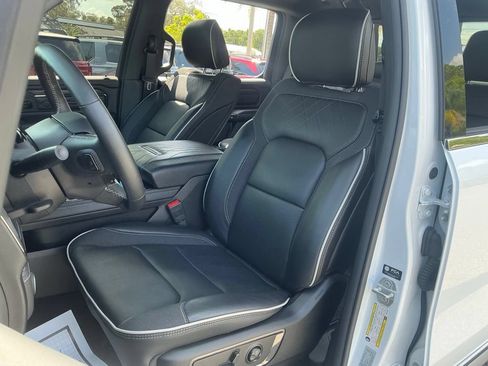 Used 2025 RAM 1500 Limited AWD/4WD image 30