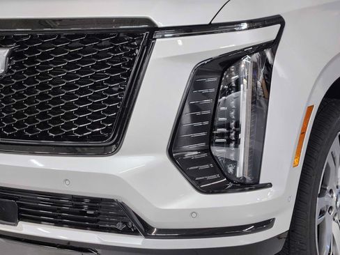 Used 2025 Cadillac Escalade Sport Platinum w/ LPO, Floor Liner Package AWD/4WD image 12