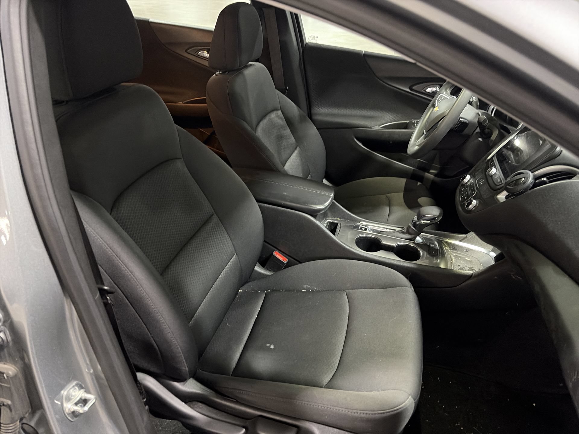 Used 2024 Chevrolet Malibu LT FWD image 30