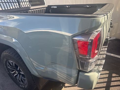 Used 2022 Toyota Tacoma TRD Sport image 5