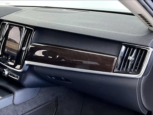 Used 2017 Volvo S90 T5 Momentum w/ Convenience Package FWD image 19