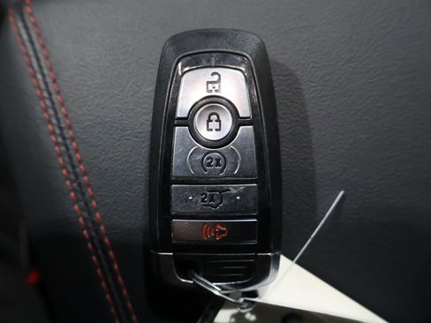 Used 2025 Ford Explorer ST-Line w/ ST-Line Street Pack image 27