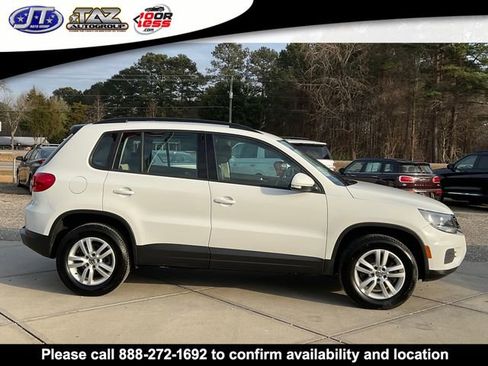 Used 2017 Volkswagen Tiguan S image 8