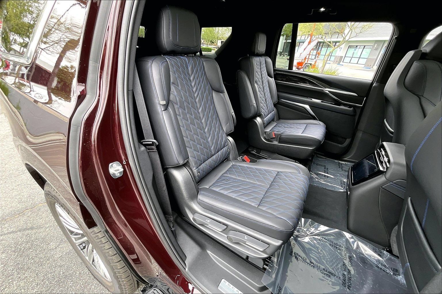 New 2026 Cadillac Escalade IQL Luxury w/ LPO, Floor Liner Package AWD/4WD image 32