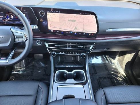 Used 2026 Chevrolet Traverse Z71 w/ Driver Confidence Package AWD/4WD image 14