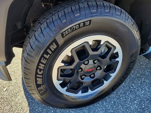 Used 2025 Toyota 4Runner TRD Off-Road Premium image 17