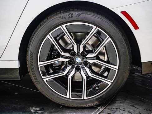 Used 2024 BMW 740i w/ Premium Package 2 RWD image 10
