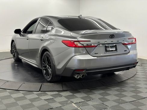 Used 2025 Toyota Camry SE w/ Convenience Package FWD image 12