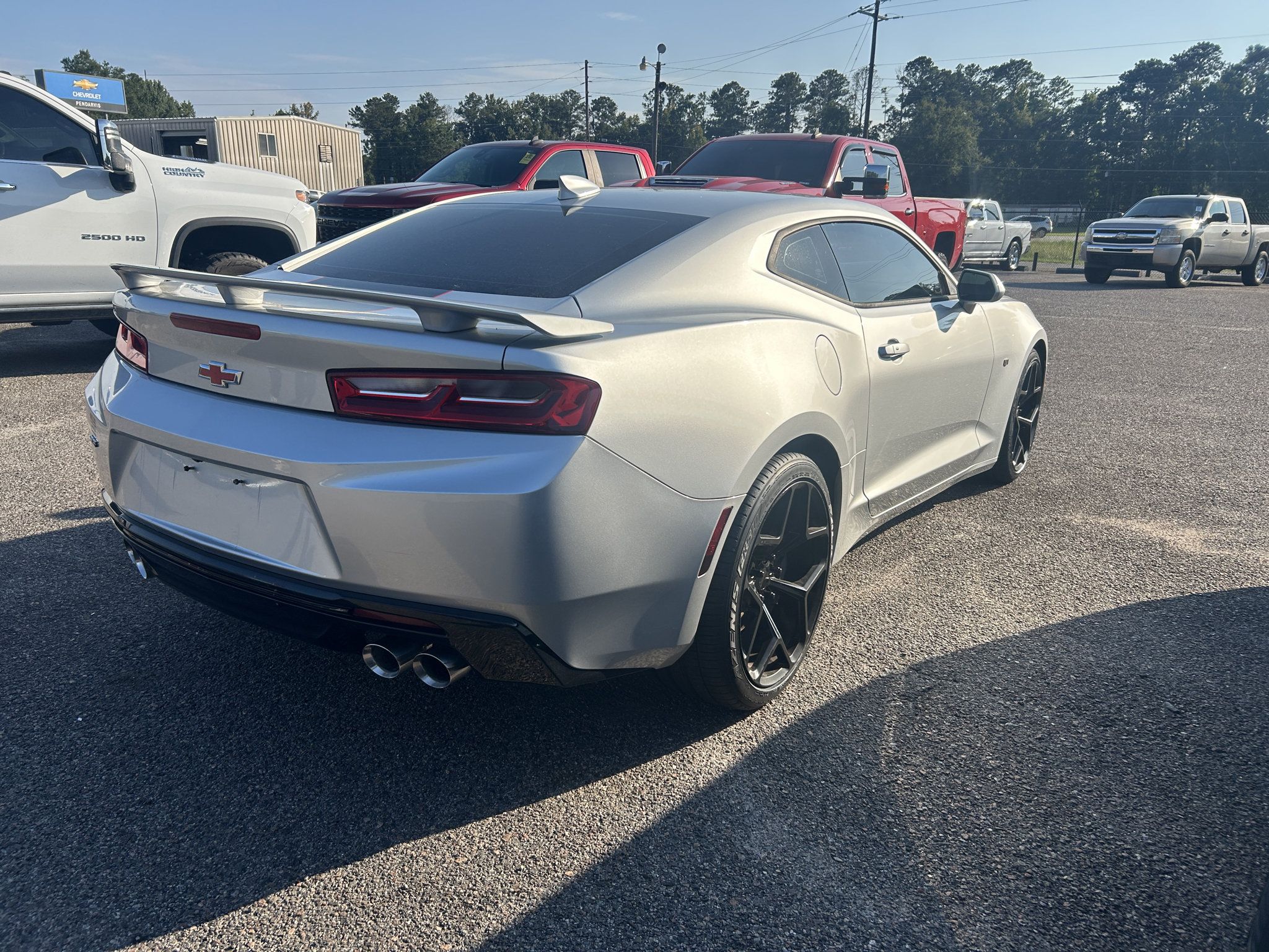 Used 2016 Chevrolet Camaro SS RWD image 4